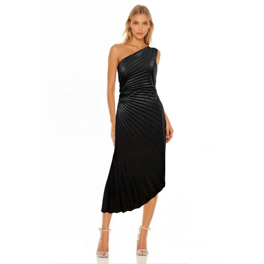 NEW ONE33 SOCIAL alana pleated dress in black